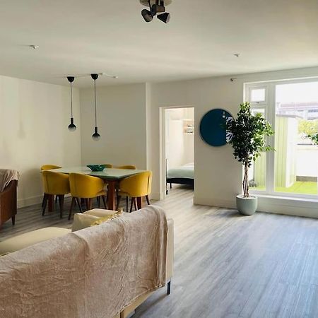 Stunning Huge Openplan 2Bed Flat Leilighet Woking Eksteriør bilde