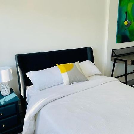 Stunning Huge Openplan 2Bed Flat Leilighet Woking Eksteriør bilde