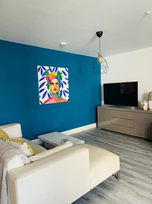 Stunning Huge Openplan 2Bed Flat Leilighet Woking Eksteriør bilde