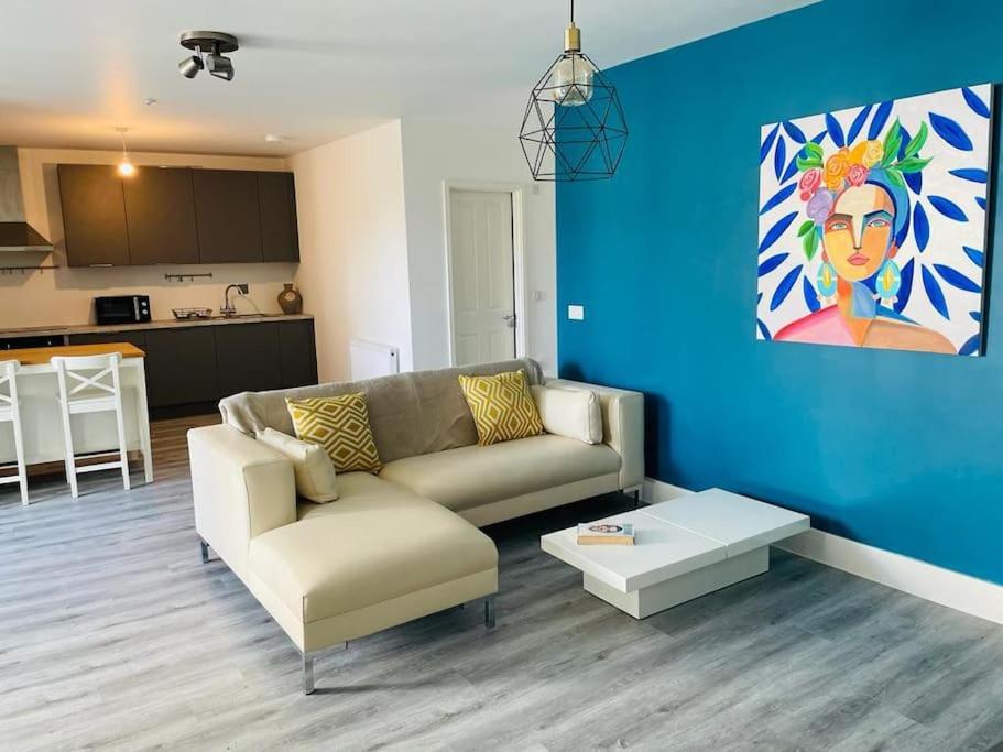 Stunning Huge Openplan 2Bed Flat Leilighet Woking Eksteriør bilde