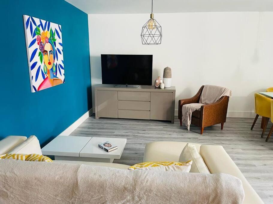 Stunning Huge Openplan 2Bed Flat Leilighet Woking Eksteriør bilde